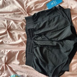 Black mondetta athletic shorts